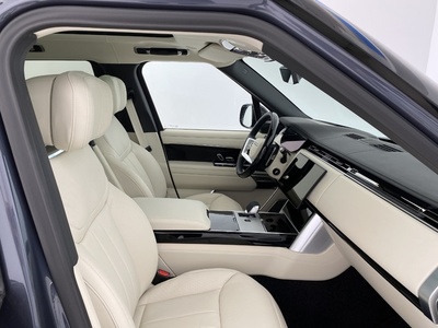 Land Rover Range Rover 4.4 V8 MHEV Autobiography AWD Auto 390 kW (530 CV) Land Rover Range Rover 4.4 V8 MHEV Autobiography AWD Auto 390 kW (530 CV)