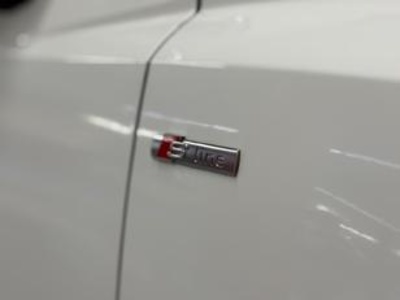 Audi Q3 S line 35 TFSI 110 kW (150 CV) Audi Q3 S line 35 TFSI 110 kW (150 CV)