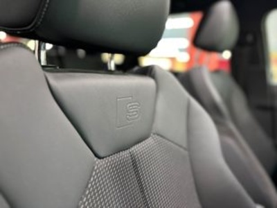 Audi Q3 S line 35 TFSI 110 kW (150 CV) Audi Q3 S line 35 TFSI 110 kW (150 CV)