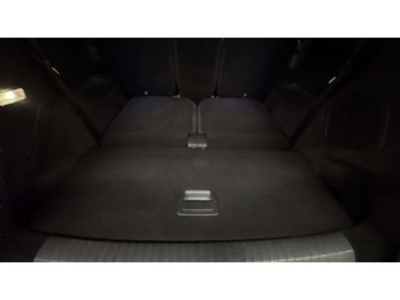 Peugeot 5008 Hybrid 1.2 Allure eDCS6 107 kW (145 CV) Peugeot 5008 Hybrid 1.2 Allure eDCS6 107 kW (145 CV)