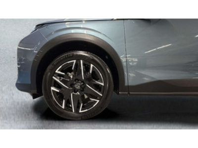 Peugeot 5008 Hybrid 1.2 Allure eDCS6 100 kW (136 CV) Peugeot 5008 Hybrid 1.2 Allure eDCS6 100 kW (136 CV)