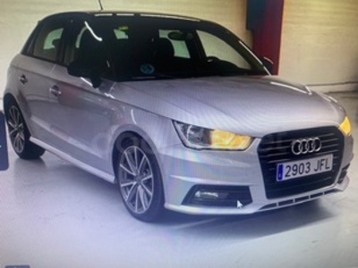 Audi A1 Sportback Adrenalin 1.4 TDI ultra 66 kW (90 CV) Audi A1 Sportback Adrenalin 1.4 TDI ultra 66 kW (90 CV)