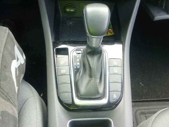 HyundaiIoniq 1.6 GDI PHEV Tecno DT 104 kW (141 CV) Vehículo usado en Barcelona - 2 HyundaiIoniq 1.6 GDI PHEV Tecno DT 104 kW (141 CV) Vehículo usado en Barcelona - 2