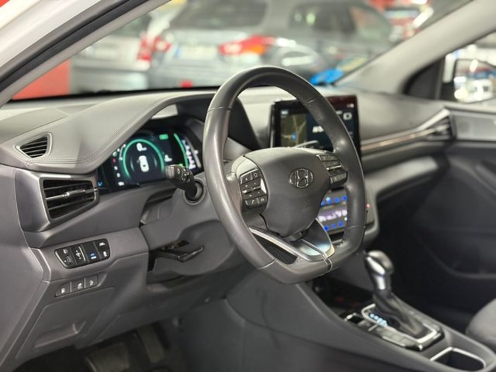 HyundaiIoniq 1.6 GDI PHEV Tecno DT 104 kW (141 CV) Vehículo usado en Barcelona - 11 HyundaiIoniq 1.6 GDI PHEV Tecno DT 104 kW (141 CV) Vehículo usado en Barcelona - 11