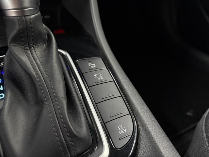 HyundaiIoniq 1.6 GDI PHEV Tecno DT 104 kW (141 CV) Vehículo usado en Barcelona - 26 HyundaiIoniq 1.6 GDI PHEV Tecno DT 104 kW (141 CV) Vehículo usado en Barcelona - 26