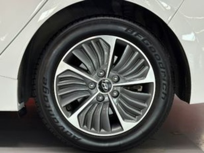Hyundai Ioniq 1.6 GDI PHEV Tecno DT 104 kW (141 CV) Hyundai Ioniq 1.6 GDI PHEV Tecno DT 104 kW (141 CV)