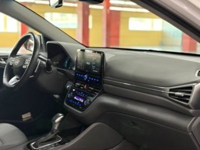 Hyundai Ioniq 1.6 GDI PHEV Tecno DT 104 kW (141 CV) Hyundai Ioniq 1.6 GDI PHEV Tecno DT 104 kW (141 CV)