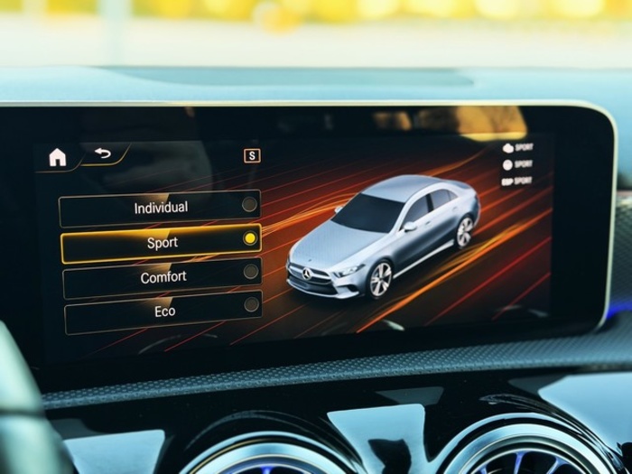 Mercedes-BenzClase A Sedán 200 120 kW (163 CV) Vehículo usado en Barcelona - 24 Mercedes-BenzClase A Sedán 200 120 kW (163 CV) Vehículo usado en Barcelona - 24