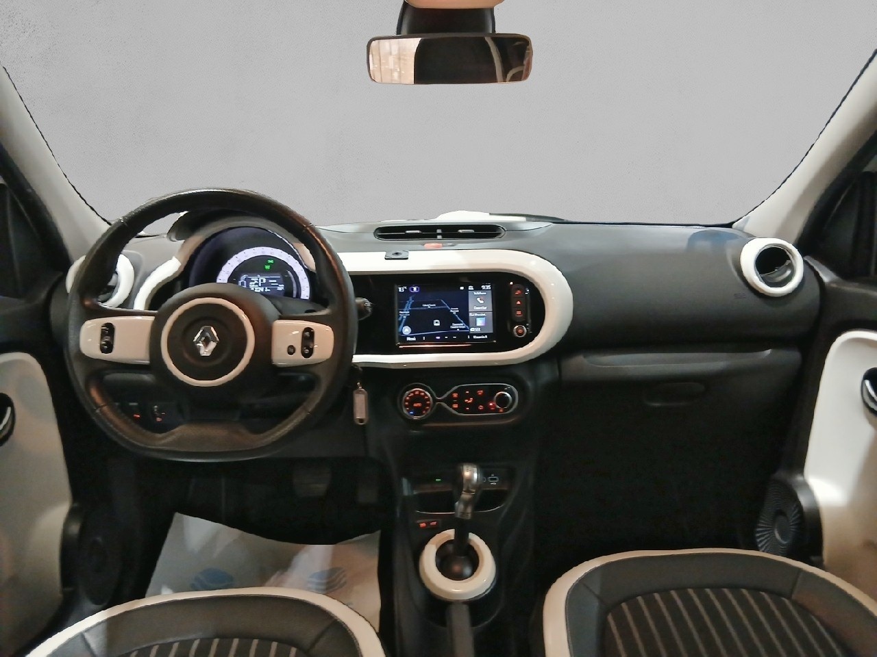 Renault Twingo Zen R80 batería 20kWh 60 kW (82 CV) - 5