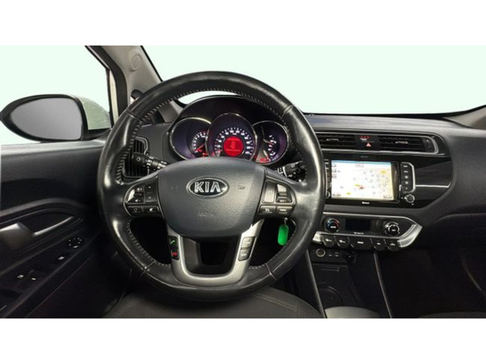 KiaRio 1.2 CVVT Concept 62 kW (84 CV) Vehículo usado en Barcelona - 11 KiaRio 1.2 CVVT Concept 62 kW (84 CV) Vehículo usado en Barcelona - 11