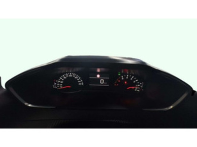 Peugeot 2008 PureTech 100 S&S Allure Pack 75 kW (100 CV) Peugeot 2008 PureTech 100 S&S Allure Pack 75 kW (100 CV)