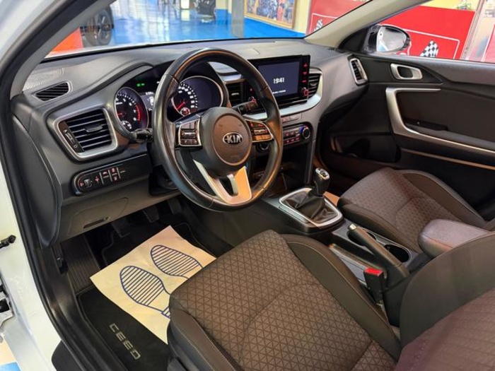 KiaCeed 1.0 T-GDi Concept 88 kW (120 CV) Vehículo usado en Barcelona - 10 KiaCeed 1.0 T-GDi Concept 88 kW (120 CV) Vehículo usado en Barcelona - 10