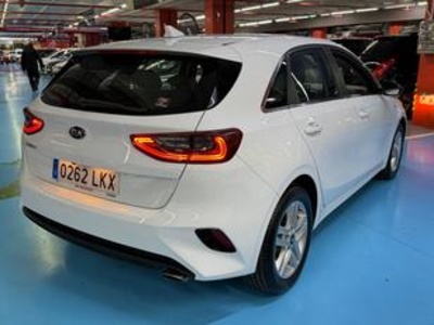 Kia Ceed 1.0 T-GDi Concept 88 kW (120 CV) Kia Ceed 1.0 T-GDi Concept 88 kW (120 CV)