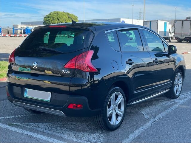 Peugeot3008 2.0 HDI FAP Sport Pack 110 kW (150 CV) Vehículo usado en Barcelona - 3