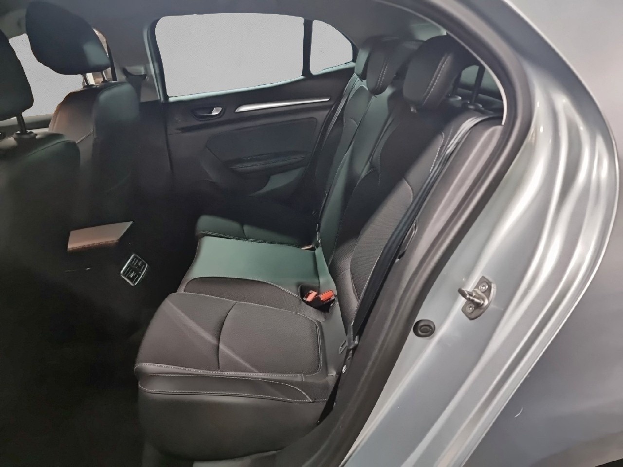 Renault Megane Techno Blue dCi EDC 85 kW (115 CV) - 9