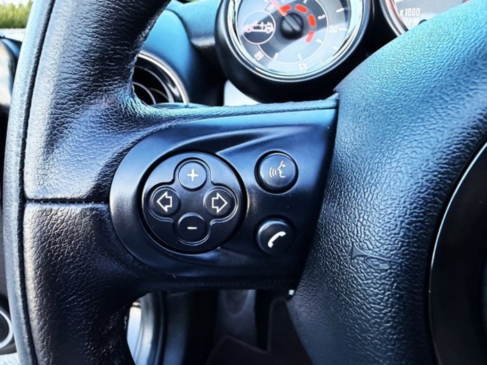 MINIMINI Cabrio One 72 kW (98 CV) Vehículo usado en Barcelona - 12 MINIMINI Cabrio One 72 kW (98 CV) Vehículo usado en Barcelona - 12