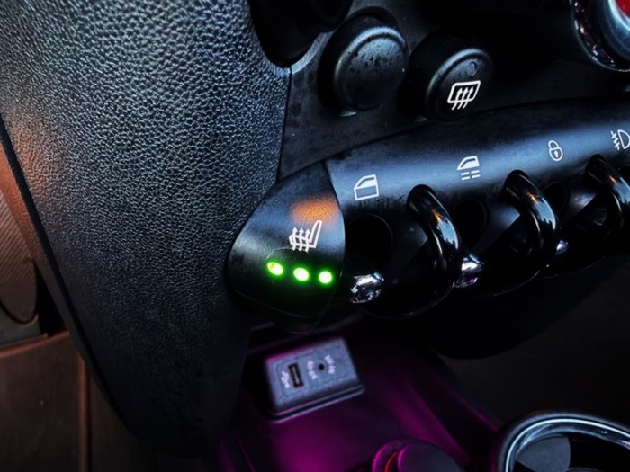 MINIMINI Cabrio One 72 kW (98 CV) Vehículo usado en Barcelona - 23 MINIMINI Cabrio One 72 kW (98 CV) Vehículo usado en Barcelona - 23