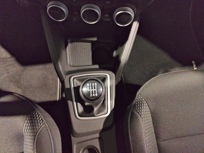 Dacia Duster Journey Go TCE ECO-G 4X2 74 kW (100 CV) - 9 Dacia Duster Journey Go TCE ECO-G 4X2 74 kW (100 CV) - 9