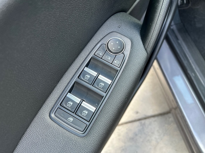 Renault Captur Zen E-TECH Híbrido enchufable 118 kW (160 CV) - 13 Renault Captur Zen E-TECH Híbrido enchufable 118 kW (160 CV) - 13