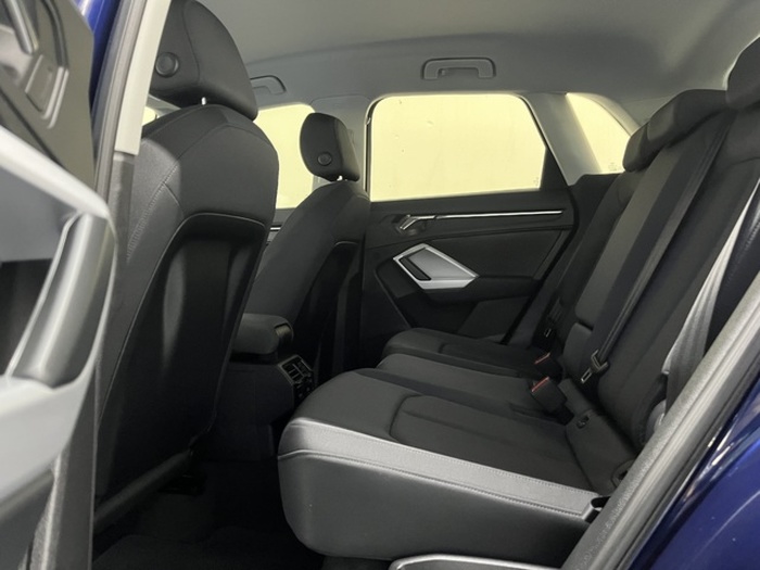 AudiQ3 Advanced 35 TDI 110 kW (150 CV) S tronic Vehículo usado en Barcelona - 11 AudiQ3 Advanced 35 TDI 110 kW (150 CV) S tronic Vehículo usado en Barcelona - 11