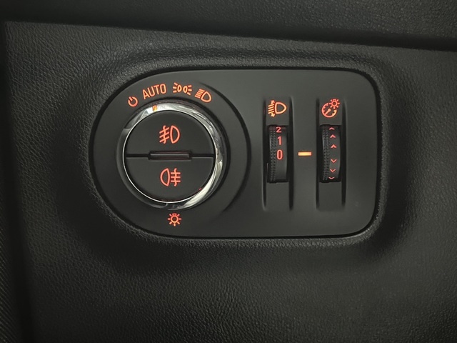 OpelCorsa 1.4 GLP Design Line 66 kW (90 CV) Vehículo usado en Barcelona - 15