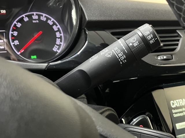 OpelCorsa 1.4 GLP Design Line 66 kW (90 CV) Vehículo usado en Barcelona - 17