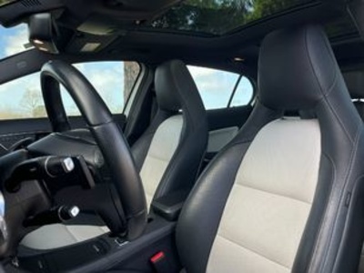 Mercedes-Benz GLA 250 4Matic Urban 155 kW (211 CV) Mercedes-Benz GLA 250 4Matic Urban 155 kW (211 CV)