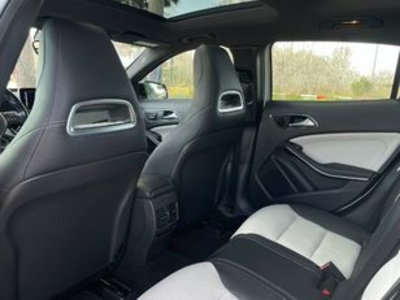 Mercedes-Benz GLA 250 4Matic Urban 155 kW (211 CV) Mercedes-Benz GLA 250 4Matic Urban 155 kW (211 CV)