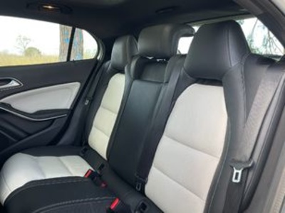 Mercedes-Benz GLA 250 4Matic Urban 155 kW (211 CV) Mercedes-Benz GLA 250 4Matic Urban 155 kW (211 CV)