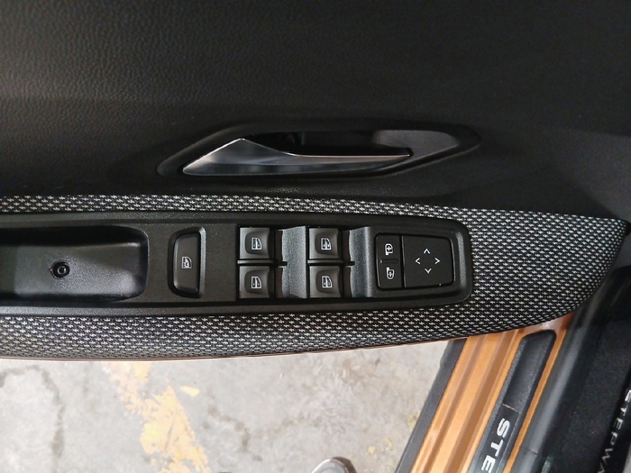 Dacia Sandero Stepway Comfort ECO-G 74 kW (100 CV) - 16 Dacia Sandero Stepway Comfort ECO-G 74 kW (100 CV) - 16