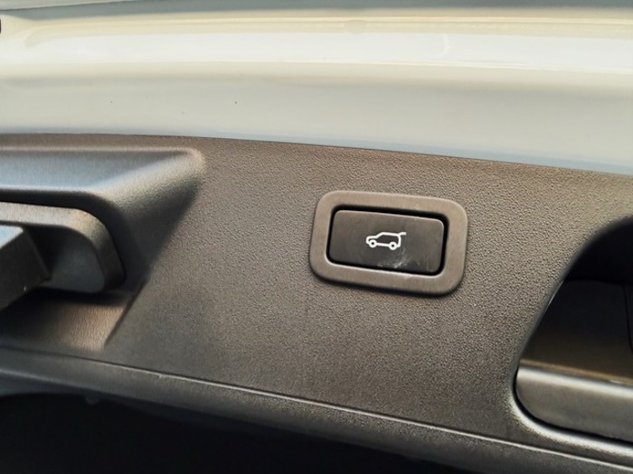 JaguarE-PACE 2.0D MHEV SE 4WD Auto 120 kW (163 CV) Vehículo usado en Barcelona - 43 JaguarE-PACE 2.0D MHEV SE 4WD Auto 120 kW (163 CV) Vehículo usado en Barcelona - 43