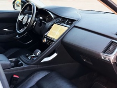 Jaguar E-PACE 2.0D MHEV SE 4WD Auto 120 kW (163 CV) Jaguar E-PACE 2.0D MHEV SE 4WD Auto 120 kW (163 CV)