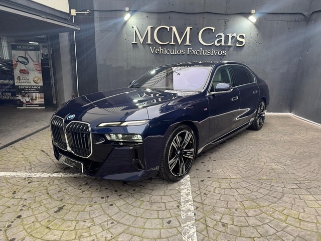 BMWi7 xDrive60 400 kW (544 CV)