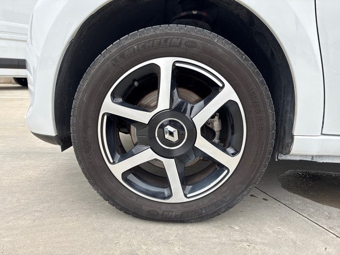 Renault Twingo Zen TCe 66 kW (90 CV) EDC - 10 Renault Twingo Zen TCe 66 kW (90 CV) EDC - 10