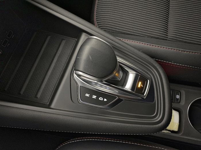 Renault Captur RS Line TCe 116 kW (160 CV) EDC - 7 Renault Captur RS Line TCe 116 kW (160 CV) EDC - 7