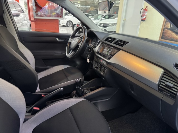 SkodaFabia 1.0 MPI Active 55 kW (75 CV) Vehículo usado en Barcelona - 7 SkodaFabia 1.0 MPI Active 55 kW (75 CV) Vehículo usado en Barcelona - 7