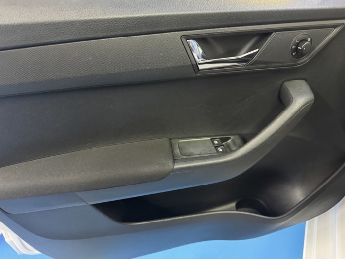 SkodaFabia 1.0 MPI Active 55 kW (75 CV) Vehículo usado en Barcelona - 13 SkodaFabia 1.0 MPI Active 55 kW (75 CV) Vehículo usado en Barcelona - 13