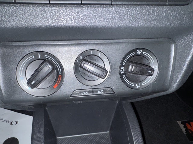 SkodaFabia 1.0 MPI Active 55 kW (75 CV) Vehículo usado en Barcelona - 18