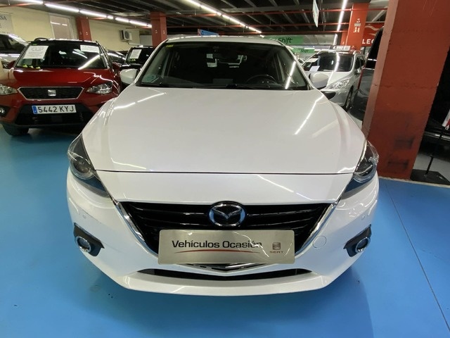 MazdaMazda 3 2.0 GE Luxury Safety AT 88 kW (120 CV) Vehículo usado en Barcelona - 2