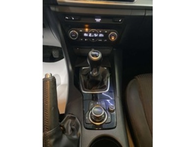 Mazda Mazda 3 2.0 GE Luxury Safety AT 88 kW (120 CV) Mazda Mazda 3 2.0 GE Luxury Safety AT 88 kW (120 CV)