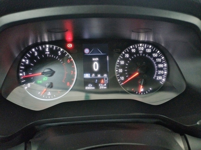 Renault Captur Intens TCe 140 Micro Híbrido 103 kW (140 CV) GPF - 8 Renault Captur Intens TCe 140 Micro Híbrido 103 kW (140 CV) GPF - 8