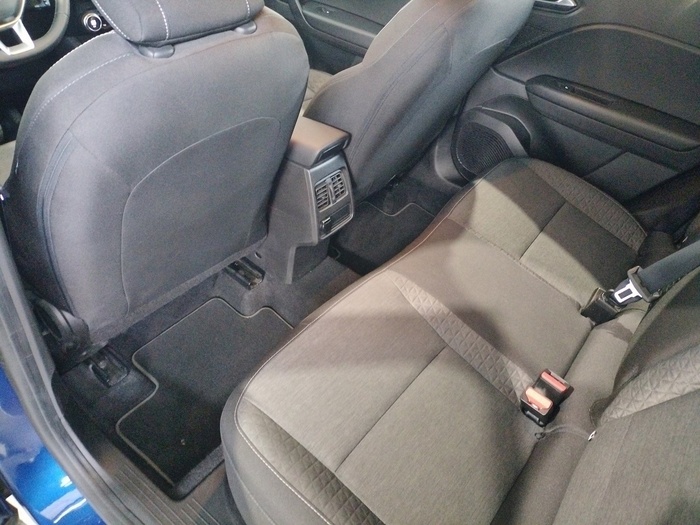 Renault Captur Intens TCe 140 Micro Híbrido 103 kW (140 CV) GPF - 15 Renault Captur Intens TCe 140 Micro Híbrido 103 kW (140 CV) GPF - 15