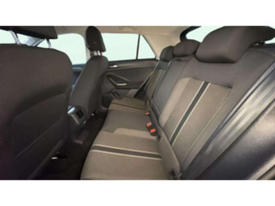 Volkswagen T-Roc Advance R-Line 1.0 TSI 81 kW (110 CV) Volkswagen T-Roc Advance R-Line 1.0 TSI 81 kW (110 CV)