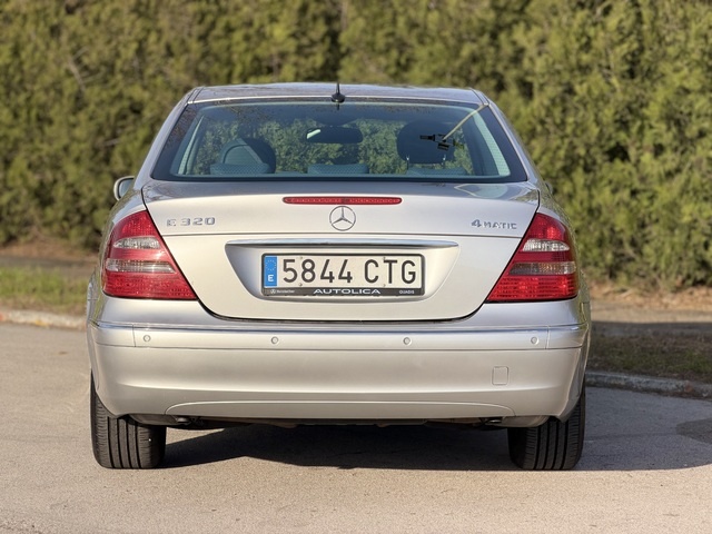 Mercedes-BenzClase E E 320 Elegance 4Matic 165 kW (224 CV) Vehículo usado en Barcelona - 6