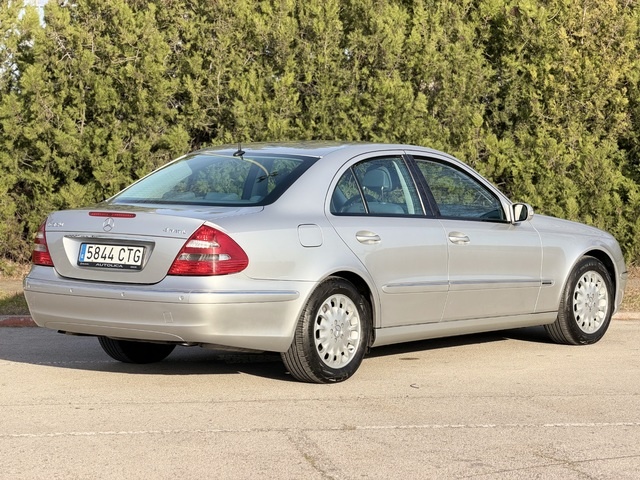 Mercedes-BenzClase E E 320 Elegance 4Matic 165 kW (224 CV) Vehículo usado en Barcelona - 8