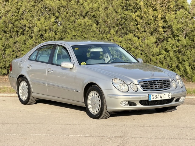 Mercedes-BenzClase E E 320 Elegance 4Matic 165 kW (224 CV) Vehículo usado en Barcelona - 11