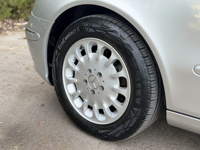 Mercedes-BenzClase E E 320 Elegance 4Matic 165 kW (224 CV) Vehículo usado en Barcelona - 25