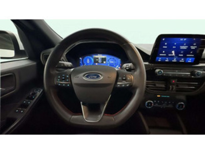 Ford Kuga 2.0 EcoBlue ST-Line Auto 88 kW (120 CV) Ford Kuga 2.0 EcoBlue ST-Line Auto 88 kW (120 CV)