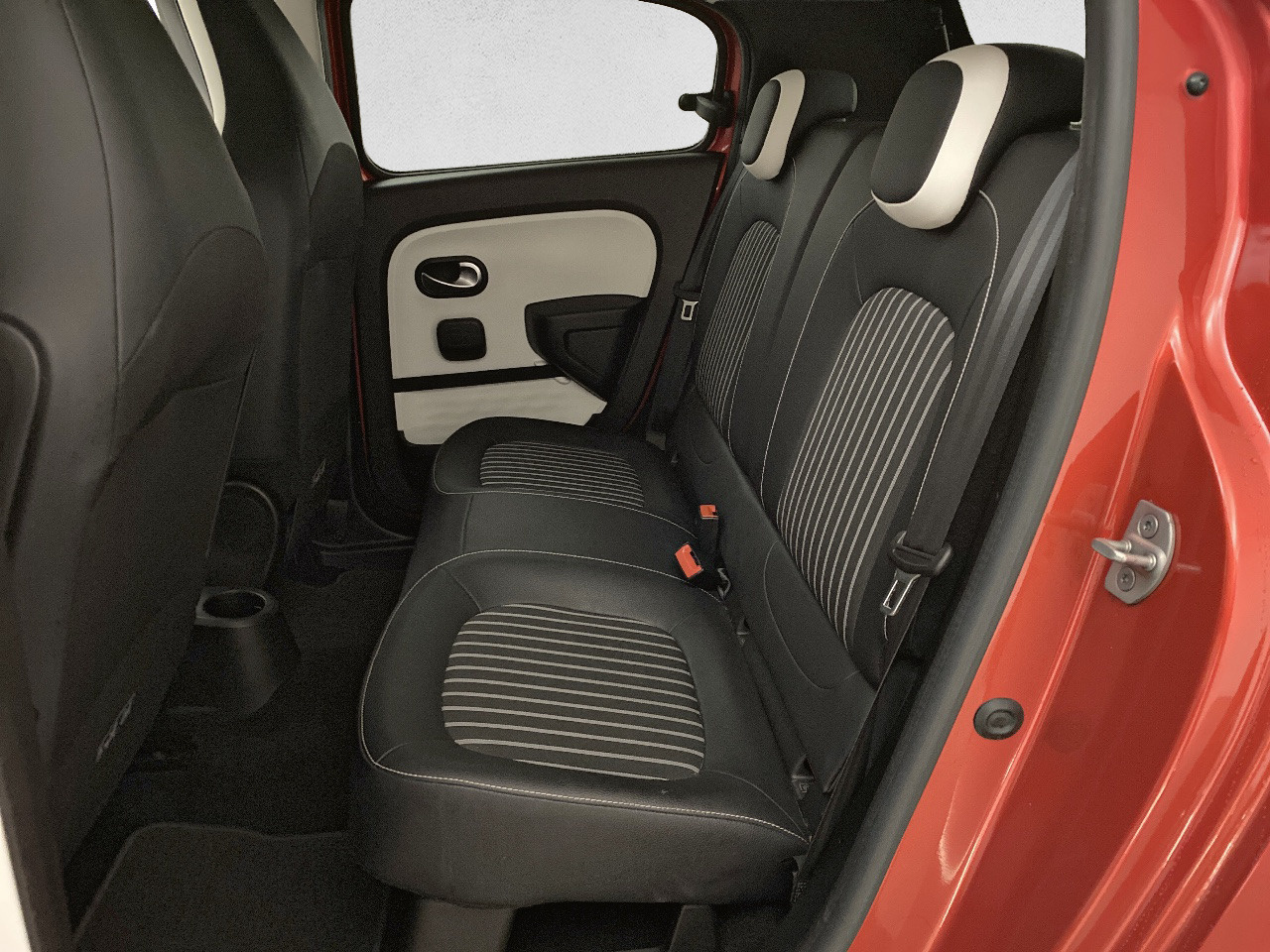 Renault Twingo Zen R80 batería 20kWh 60 kW (82 CV) - 9