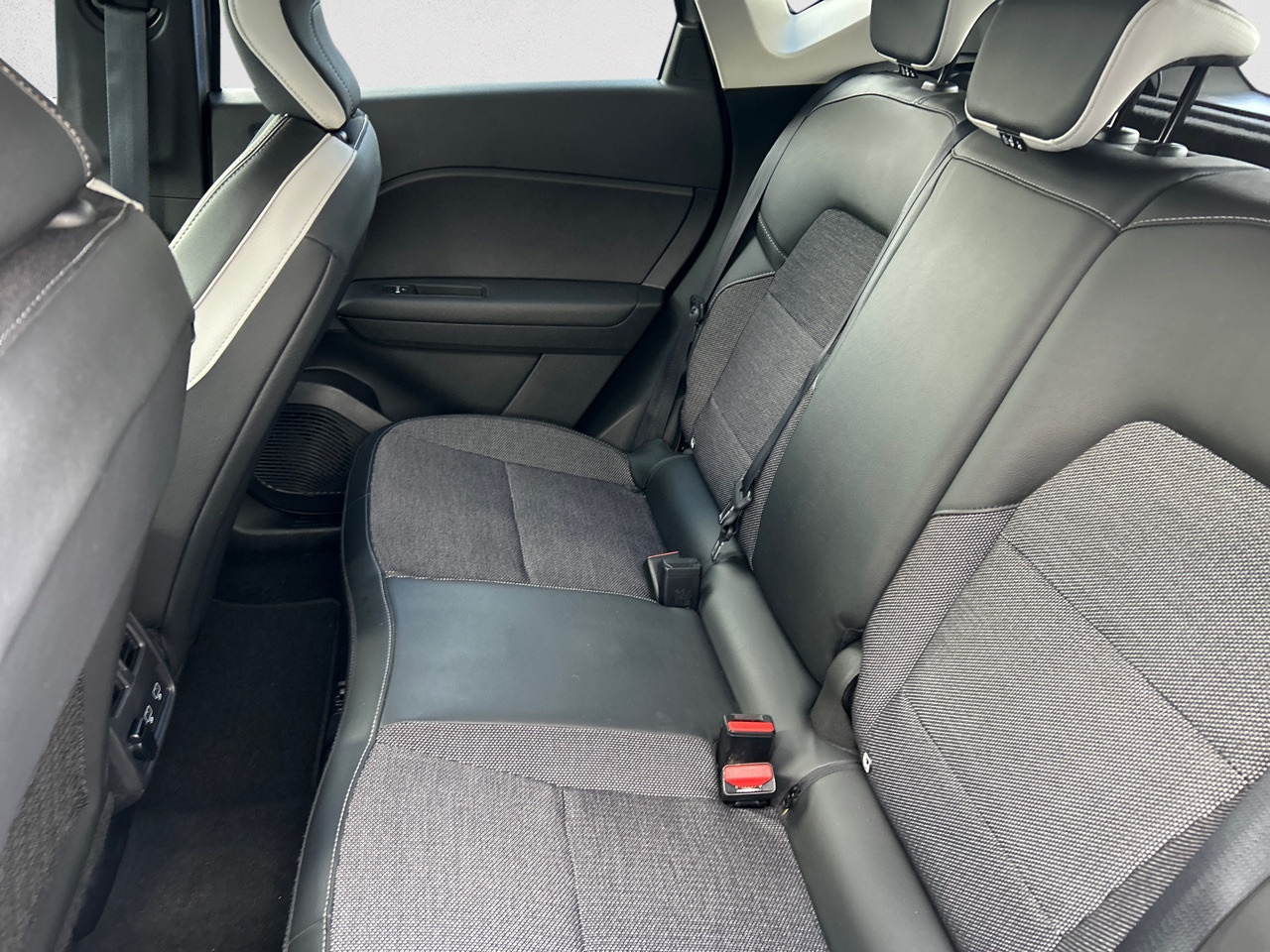 Renault Captur Zen E-TECH Híbrido enchufable 118 kW (160 CV) - 9